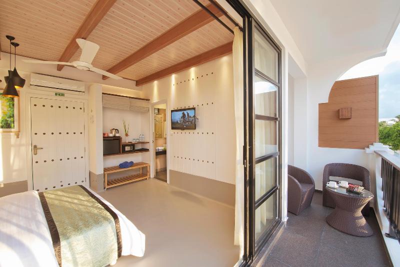 Crystal Sands Beach Hotel At مافوشي المظهر الخارجي الصورة